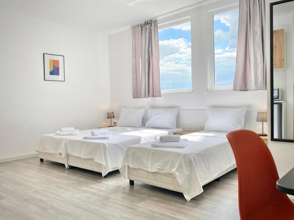 Hello Studios Budget Stays Free Parking & Wifi Стара Загора Екстериор снимка