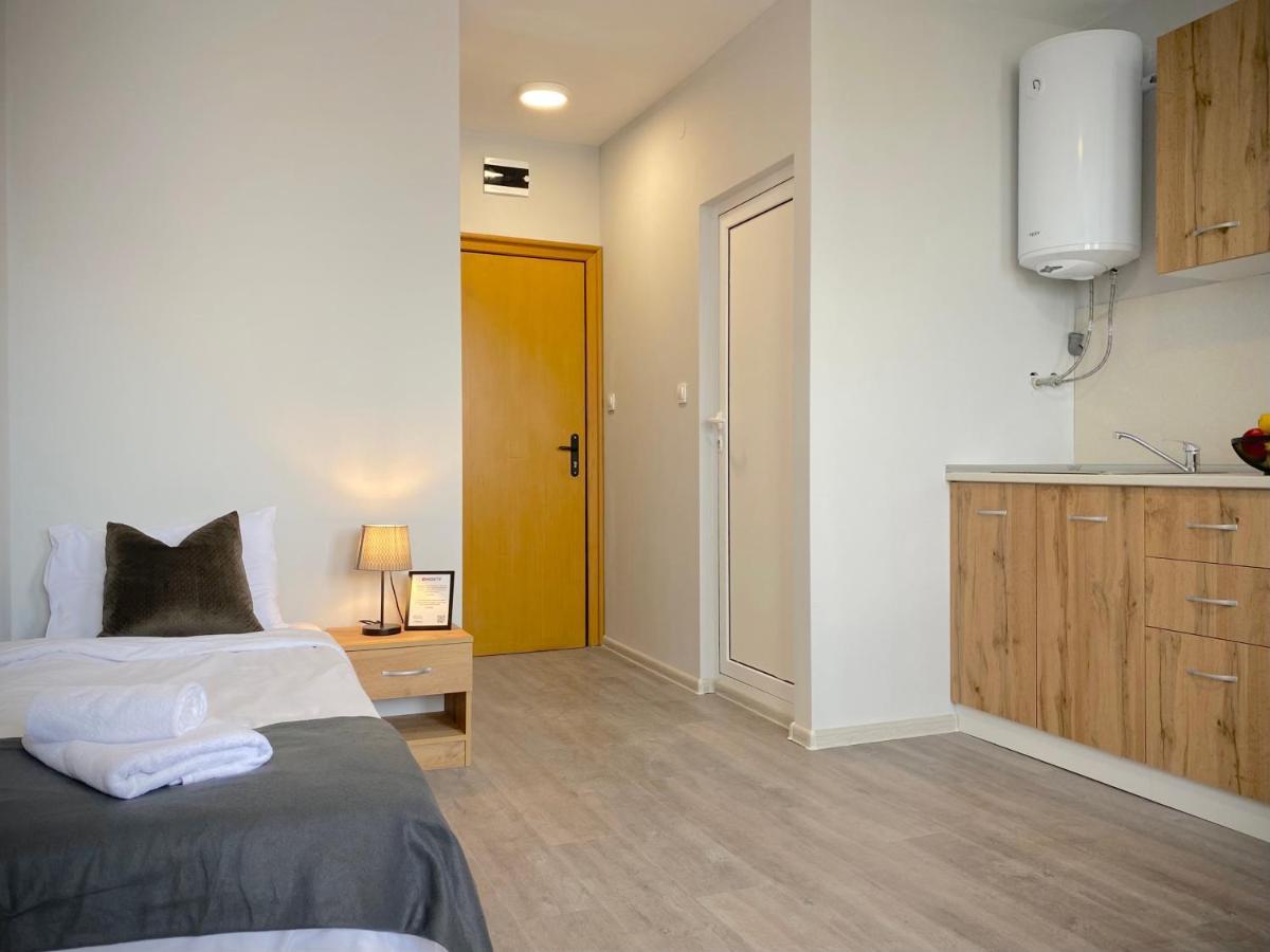 Hello Studios Budget Stays Free Parking & Wifi Стара Загора Екстериор снимка