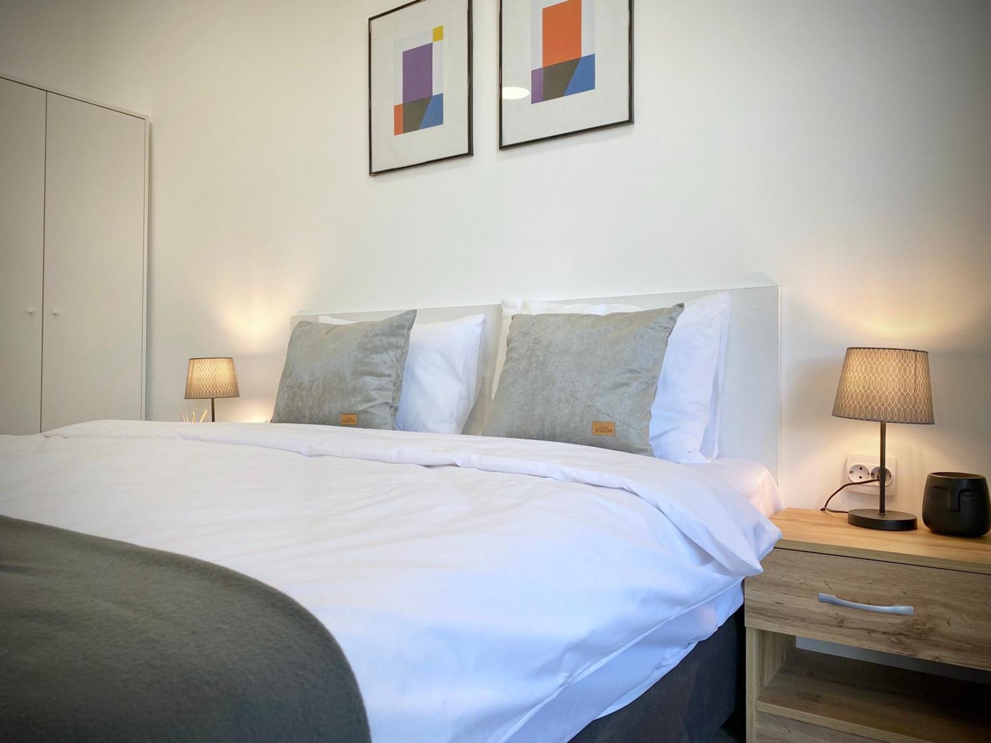 Hello Studios Budget Stays Free Parking & Wifi Стара Загора Екстериор снимка