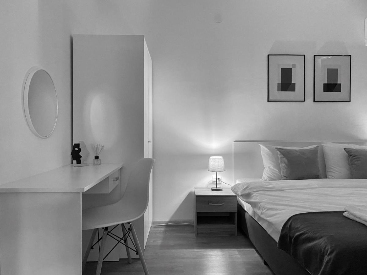 Hello Studios Budget Stays Free Parking & Wifi Стара Загора Екстериор снимка